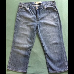 Women’s jean capri pants